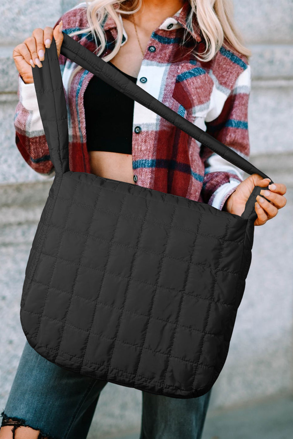 Large Black Quilted Zipper Shoulder Bag – Elegant and Spacious